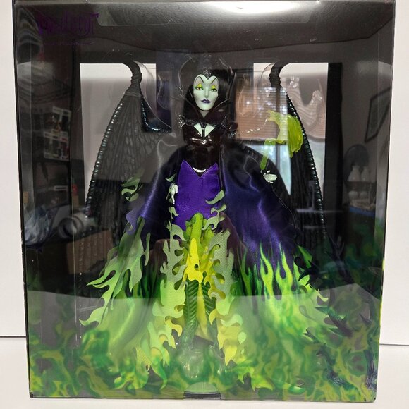 Mattel Creations - Disney Collector DARKNESS DESCENDS SERIES - Maleficent Doll - Picture 2 of 16